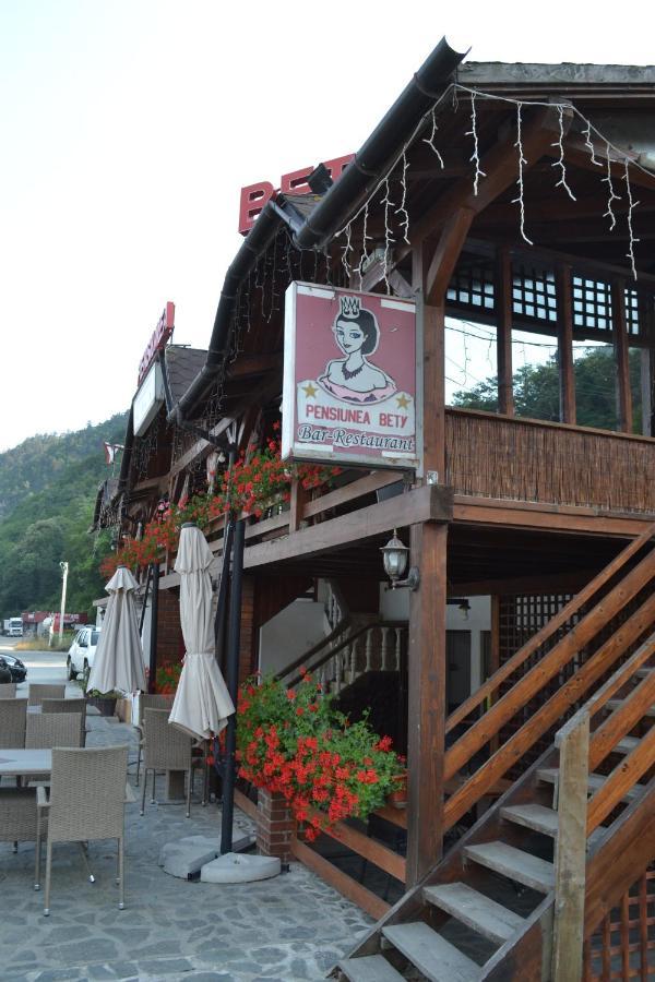 Pensiunea Bety Tutulesti Exterior photo